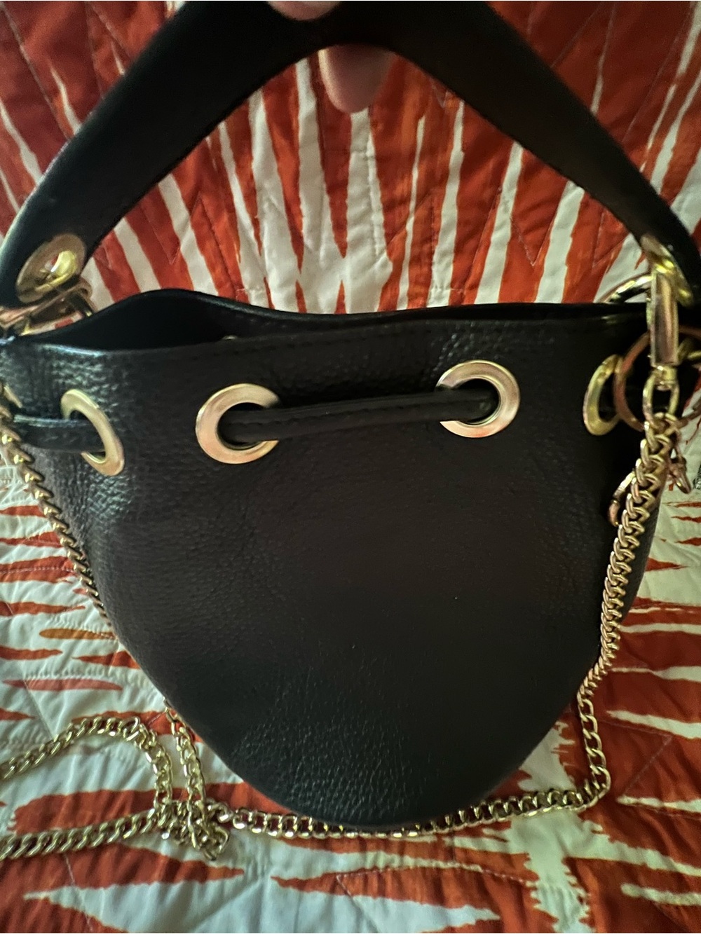 Anna Paola Black Leather Bucket Bag with Gold-tine chain and hardware - Picture 8 of 14